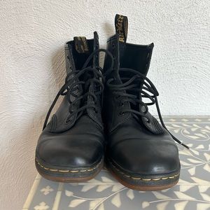 Dr. Martens Airwair Boots AW004